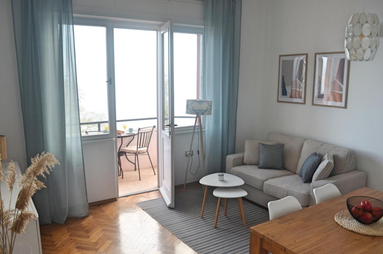 Apartment Celeste - Directly On The Beach Moscenicka Draga Exterior photo